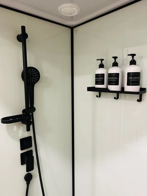 Загородный дом с видом на лес