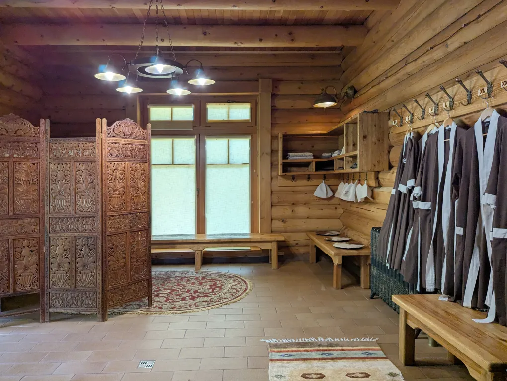 Сруб в заповедном лесу