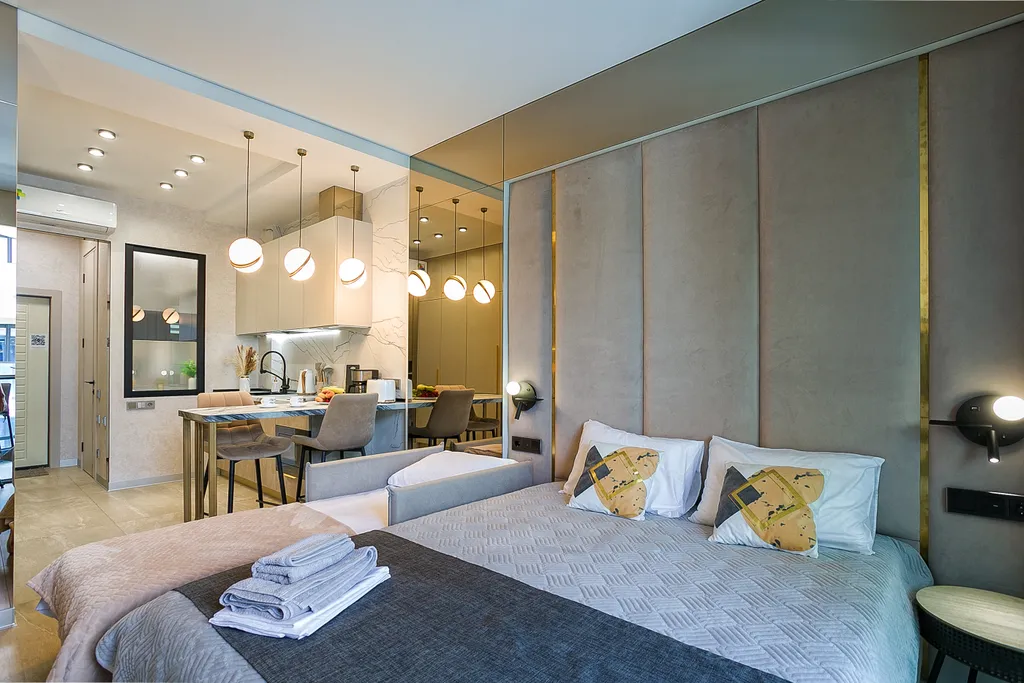 Дизайнерская студия с террасой с видом на море и свой пляж