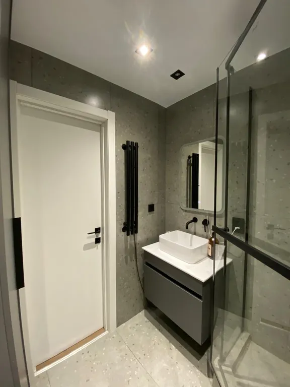 Красивая студия с хорошим ремонтом  в топовой локации города