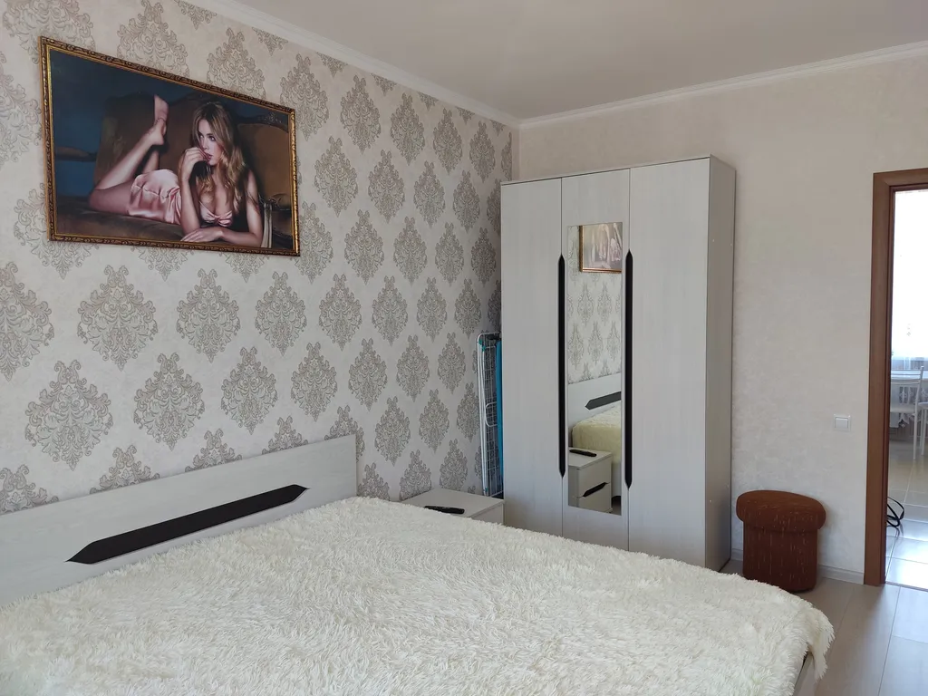 Дом со своим двором и парковкой