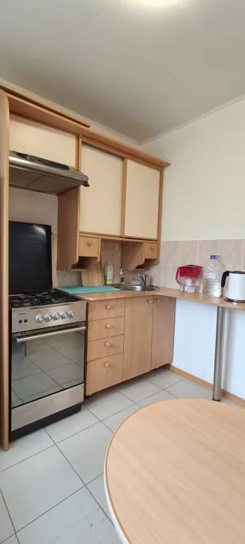 В центре с балконом