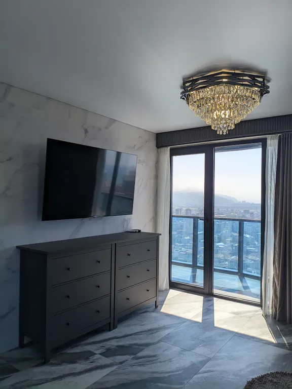 Квартира с отдельной спальней с лучшим видом на море и стадион