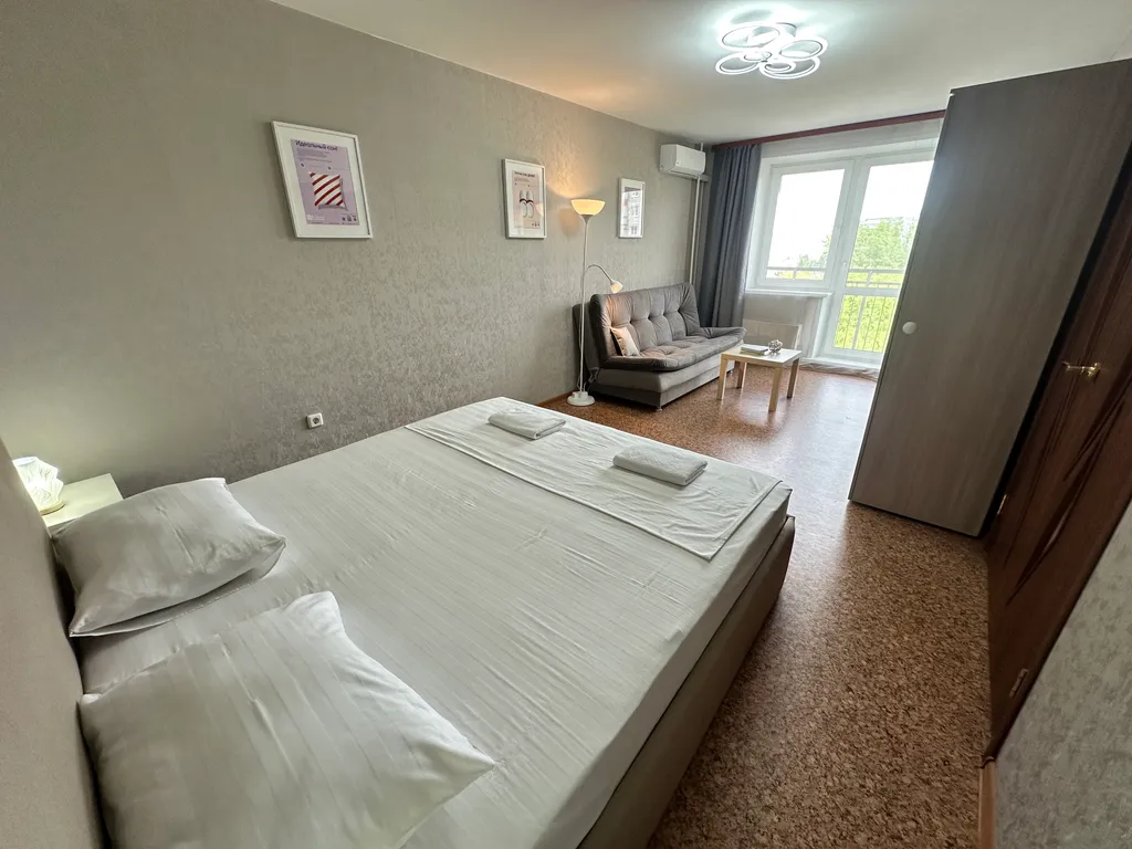 "В Гости!" на Строителей 90Б (1к квартира рядом с Термоленд)