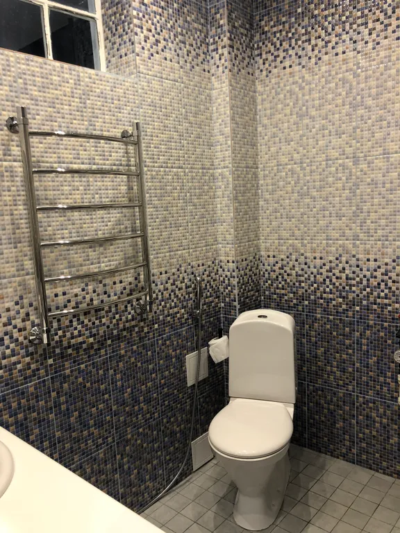 Квартира с эркером и видом на яблоневый сад