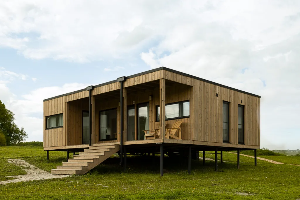 Уютный большой дом с видом на реку