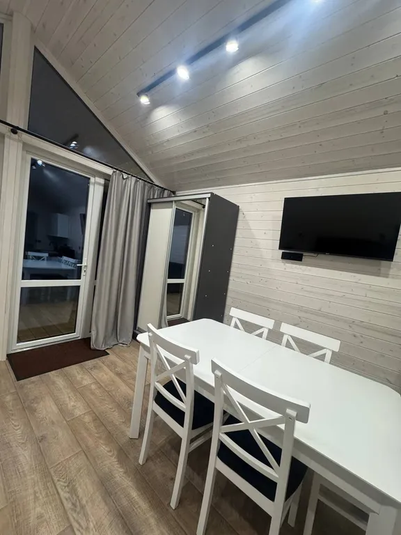 Двухкомнатный дом с видом на горы и реку