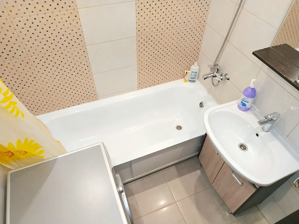 Отличная двухкомнатная квартира в 2 километрах от Псковского Кремля