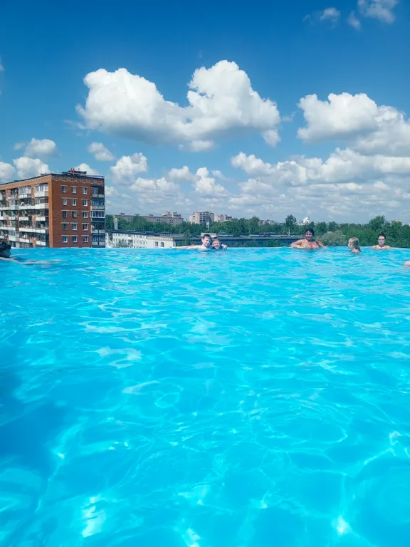 Ледовый Дворец, Мармелад, Бассейн на крыше