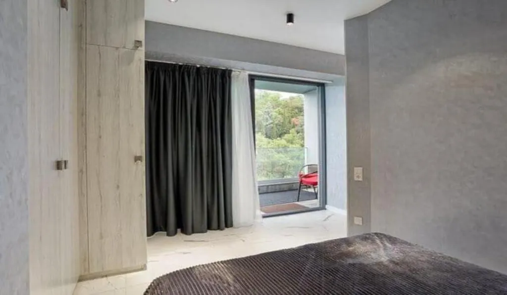 Парк хаус студия с видом на горы в Приморском парке