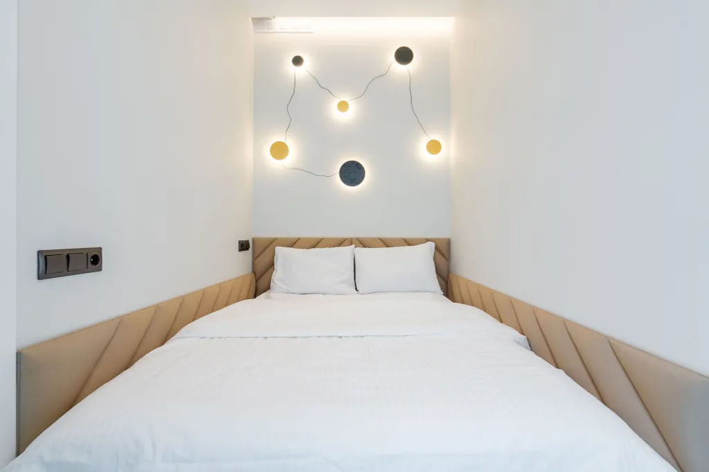 Охта Сьют 24