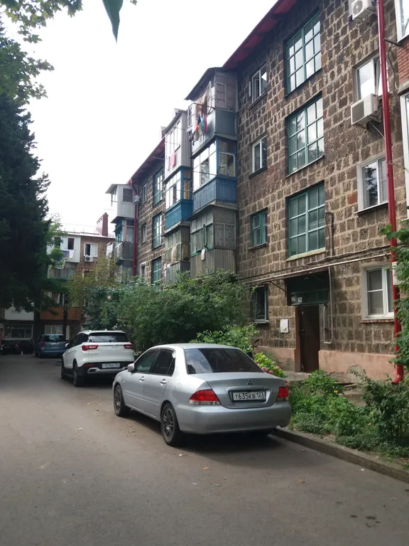 Уютная  и комфортная комната в центре города с жилой лоджией