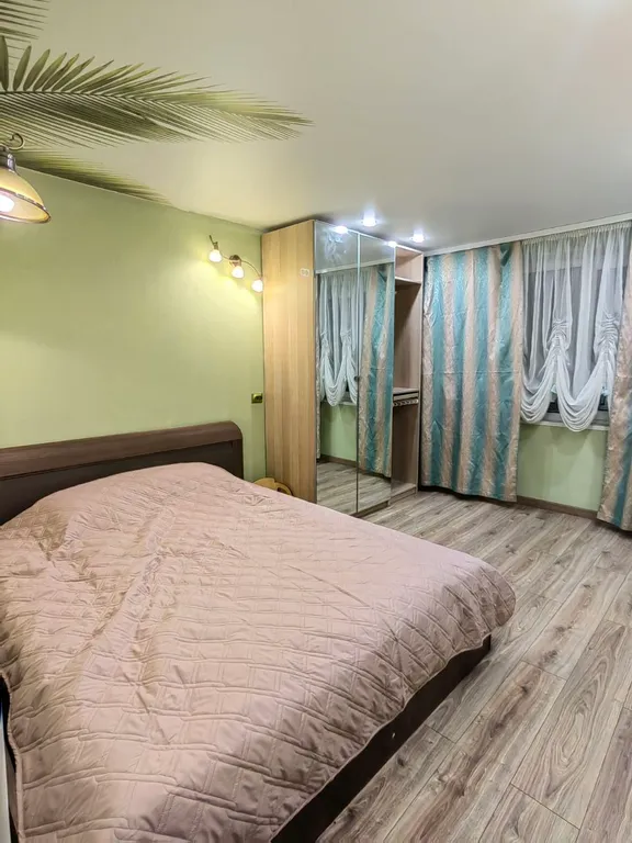 Просторная и уютная квартира с видом на озеро и сопки