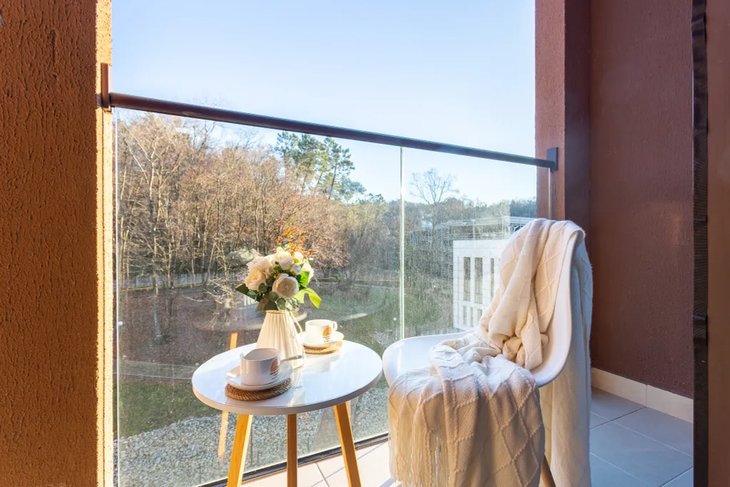 Студия Аллея 114 с балконом и видом на лесопарк