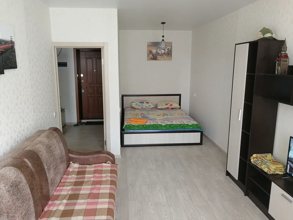 Около Дворца пионеров