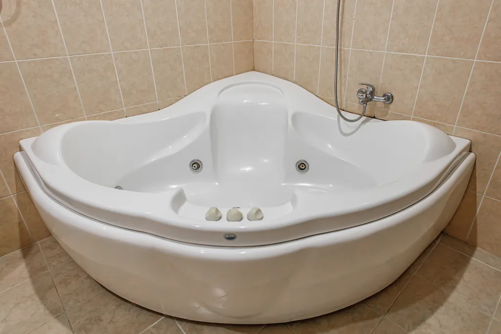 Большой двухэтажный номер с балконом и джакузи