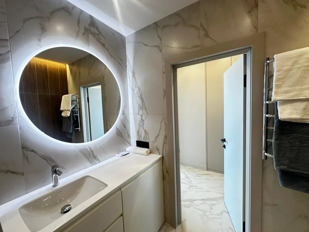 Просторный апартамент с видом на море