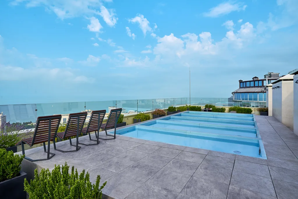 Метрополь ЛаМар (3-х комн люкс) апартаменты с балконом и бассейном на