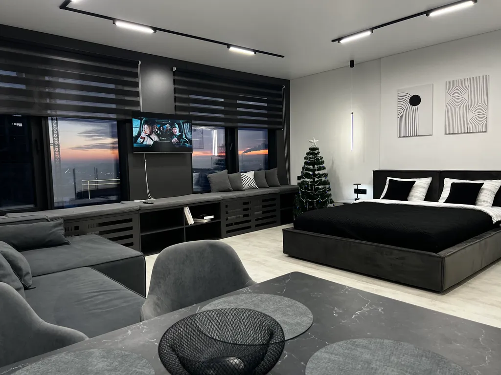 Премиальная квартира в центре города на высоком этаже в ЖК Республика