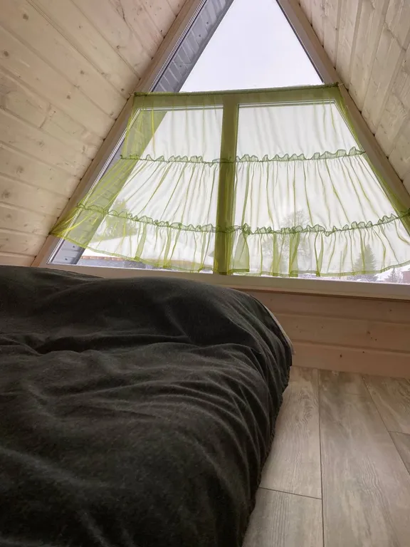 Дом с баней и  чаном у горячего источника