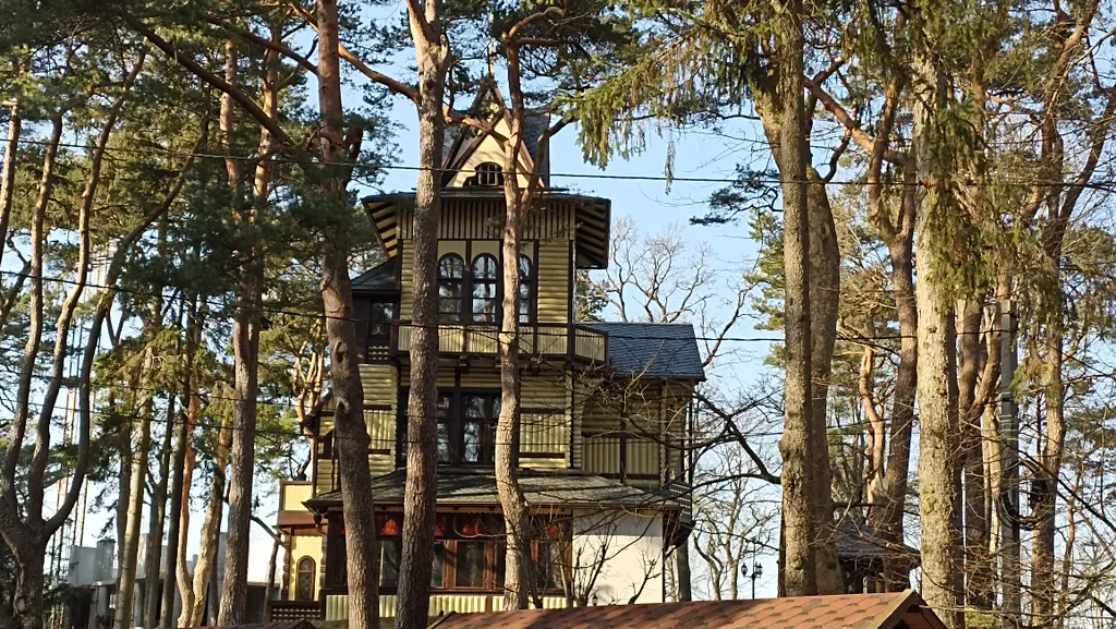 Уютная квартира в жилом районе, рядом с бассейном, магазинами и остановкой