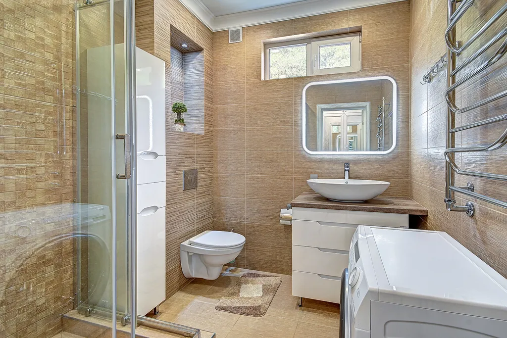 Коттедж с бассейном возле леса