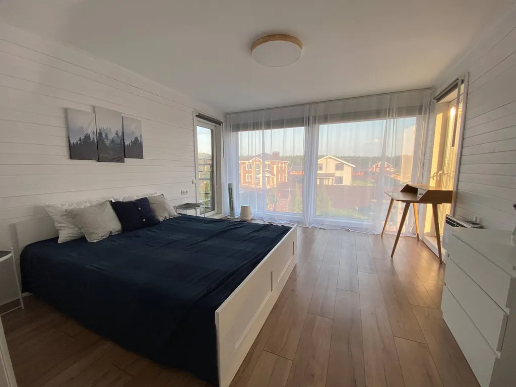 Коттедж Большой семейный дом с панорамными окнами у леса и озера — Семеновское