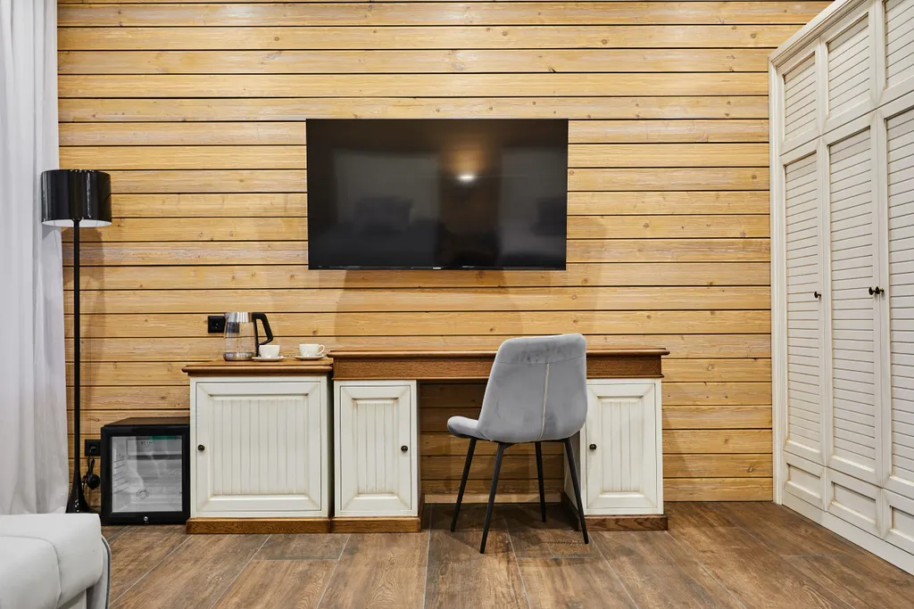 Улучшенный трехместный номер с раздельными кроватями и видом на озеро