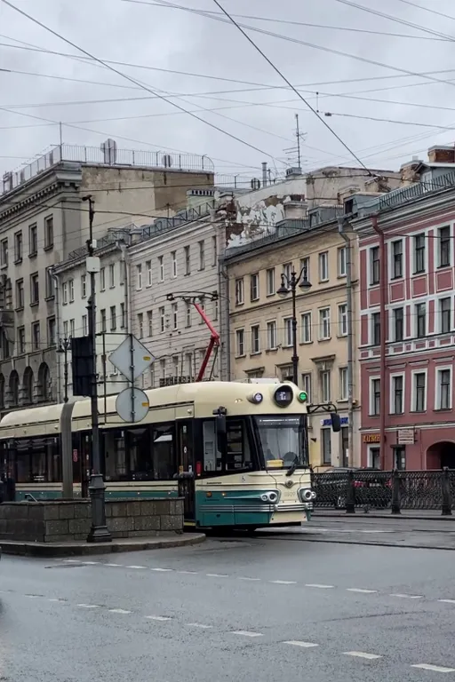 Дизайнерская квартира на этаж с парковкой