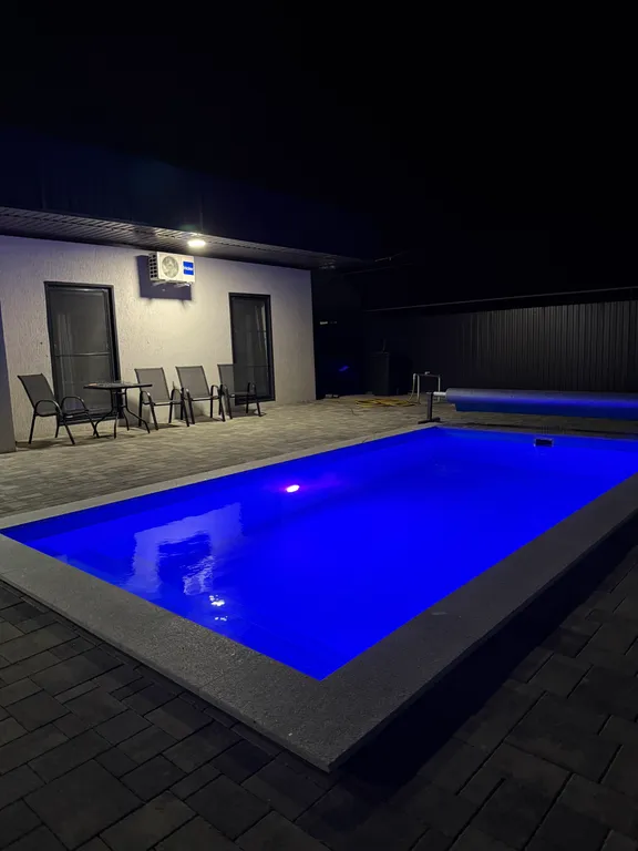 Новый дом с подогреваемым бассейном