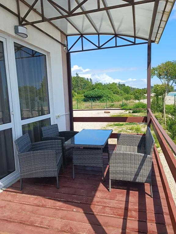 Дом-коттедж на берегу моря Изумрудный берег