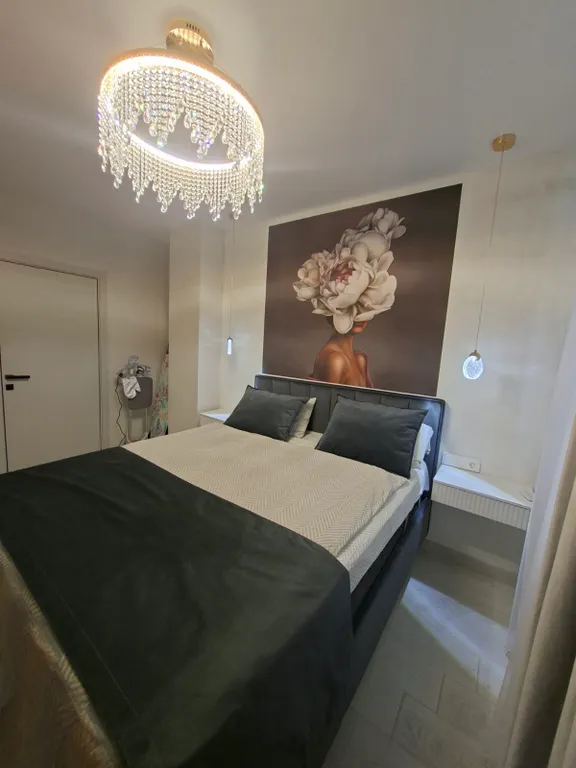 Трёхкомнатная квартира с дизайнерским ремонтом