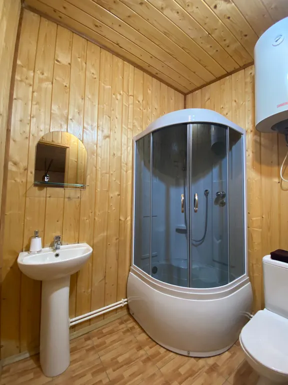 Номер у реки Дах с видом на горы