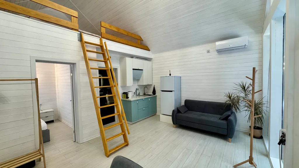 Дом с сибирским банным чаном в лесу