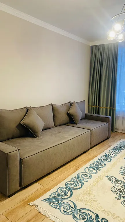 2 комнатная люкс квартира в центре на жк Ауезов