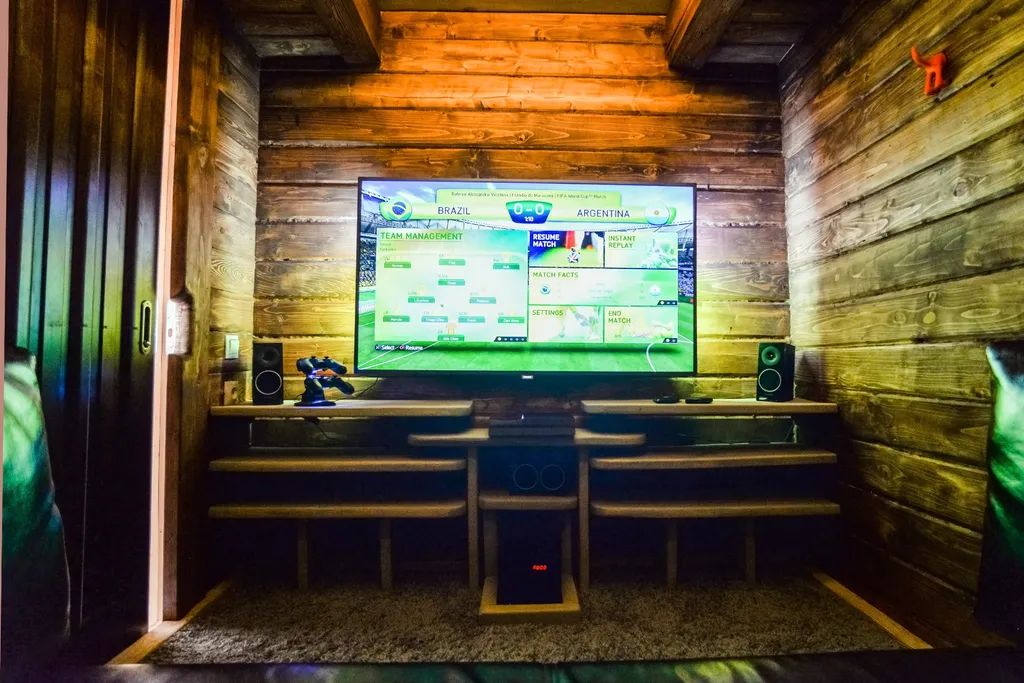 Рыжий кот - Деревянный Дом (WoodHouse)