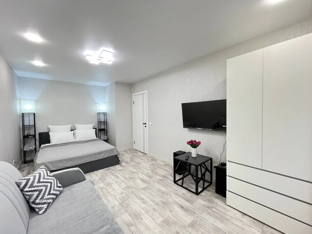 Теплая светлая квартира для 4 гостей в современном ЖК