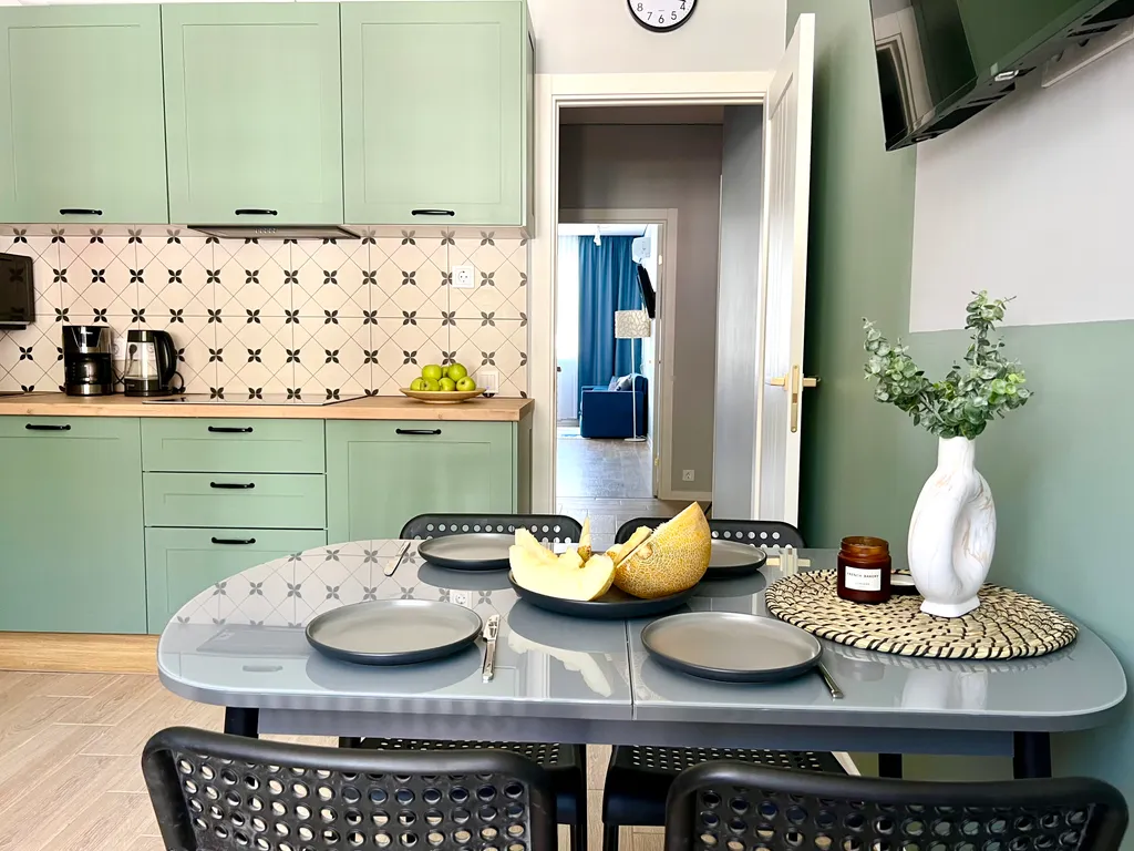 Просторная квартира с новым ремонтом для семьи в центре