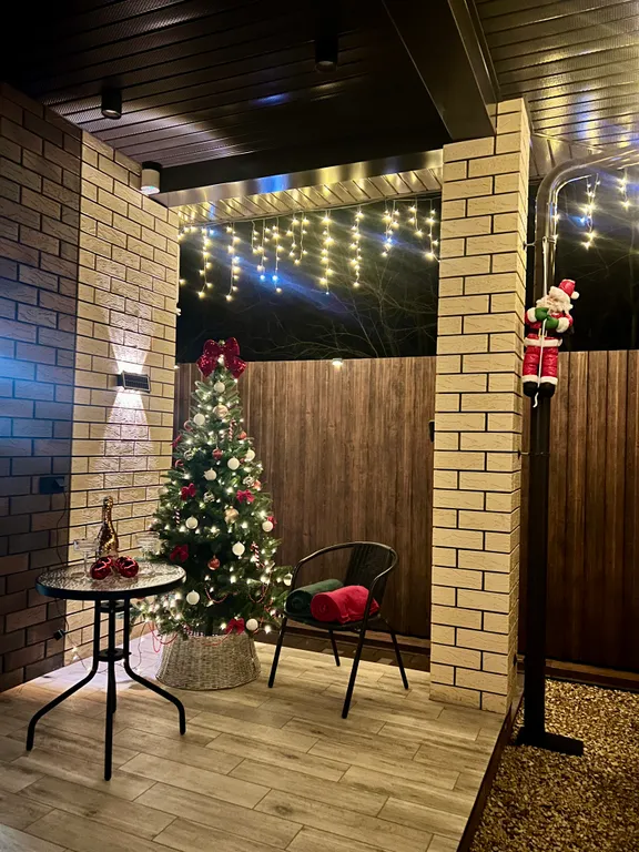 Дом с панорамными окнами в 15 минутах от центра города