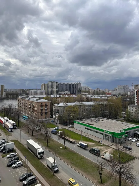 Уютная солнечная студия на набережной невы