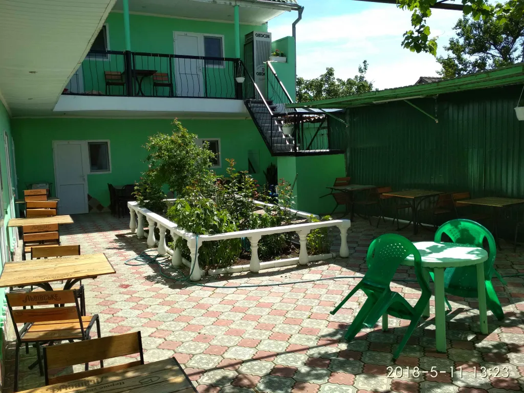 3-х мест номер с удоб и кондиционером у Сильвии в Феодосии на Степной.