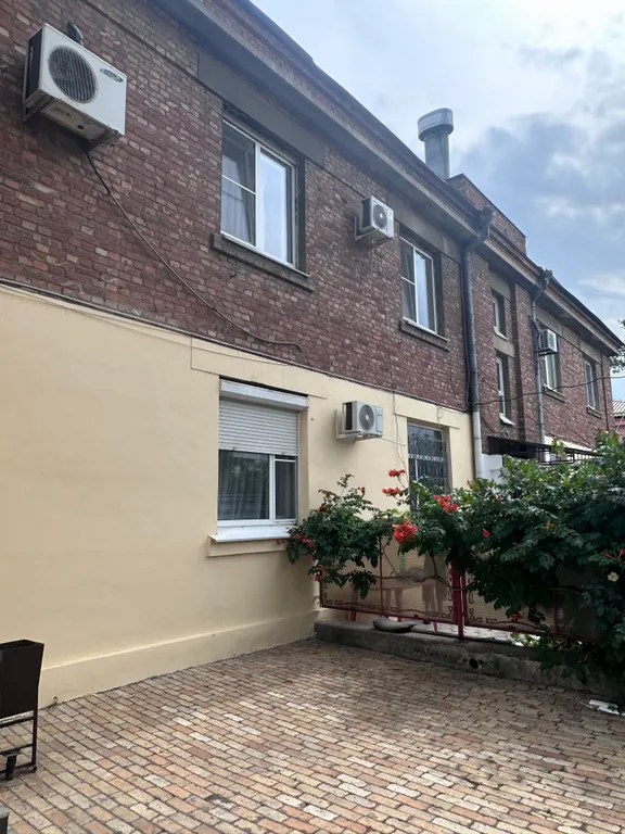 Большая квартира возле Приморского парка