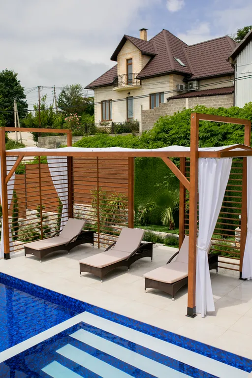 Вилла с теплым бассейном