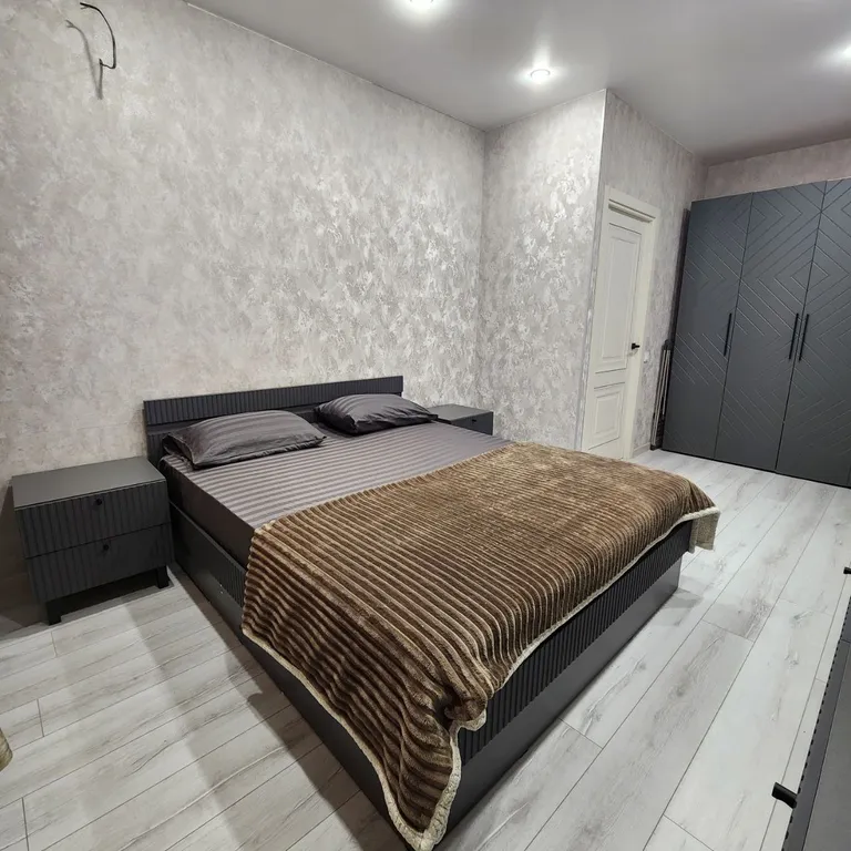 Квартира с новым ремонтом рядом с аэропортом