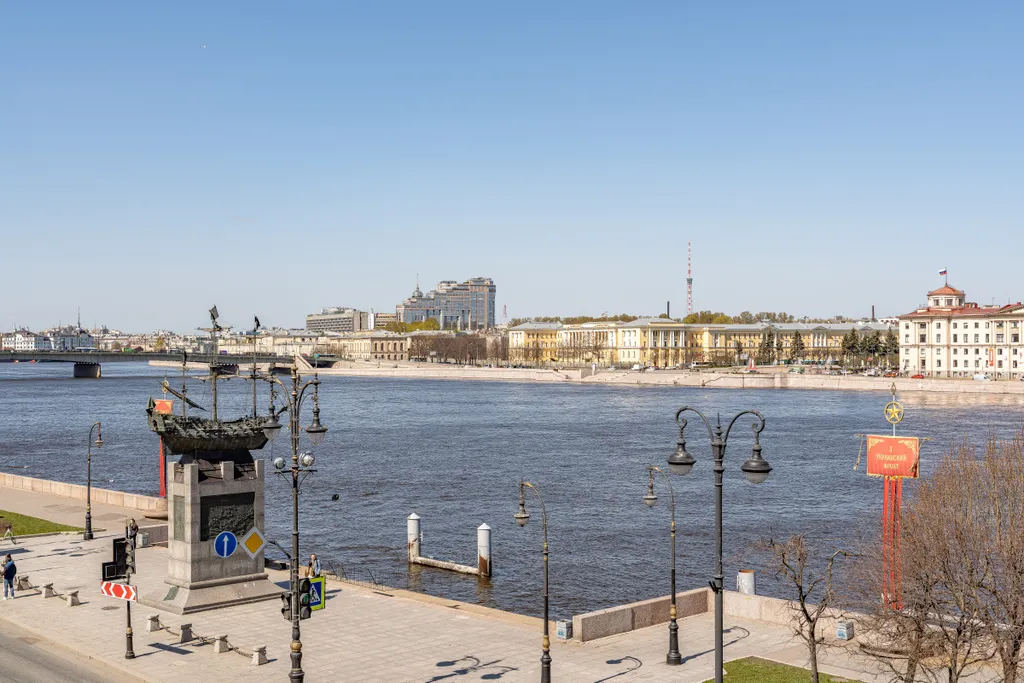 Квартира Квартира Лофт с видом на Неву — Санкт-Петербург