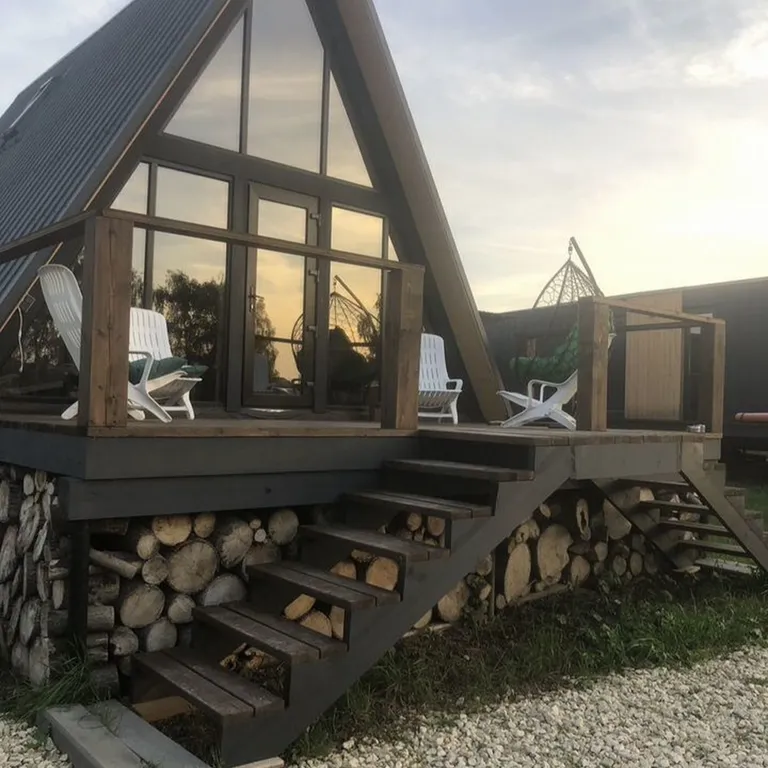 Дом у озера в стиле А-frame