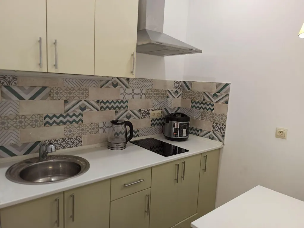 Двухкомнатная квартира у моря с немноголюдным пляжем