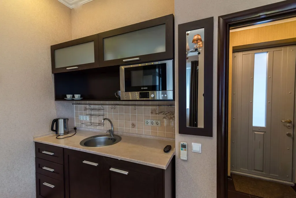 Апартаменты с бассейном в 100 метрах от моря