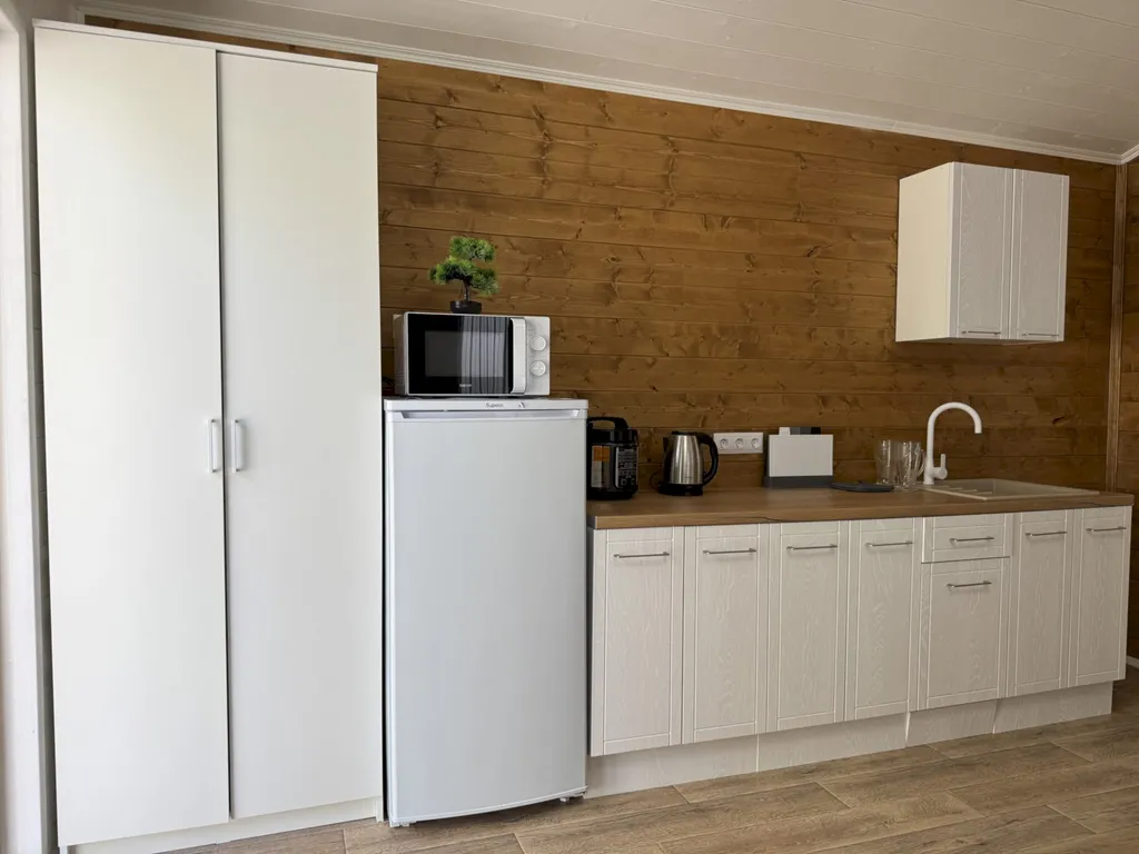 Коттедж Коттедж Деревянный Барнхаус с террасой и парковкой - 7 минут до моря — Геленджик