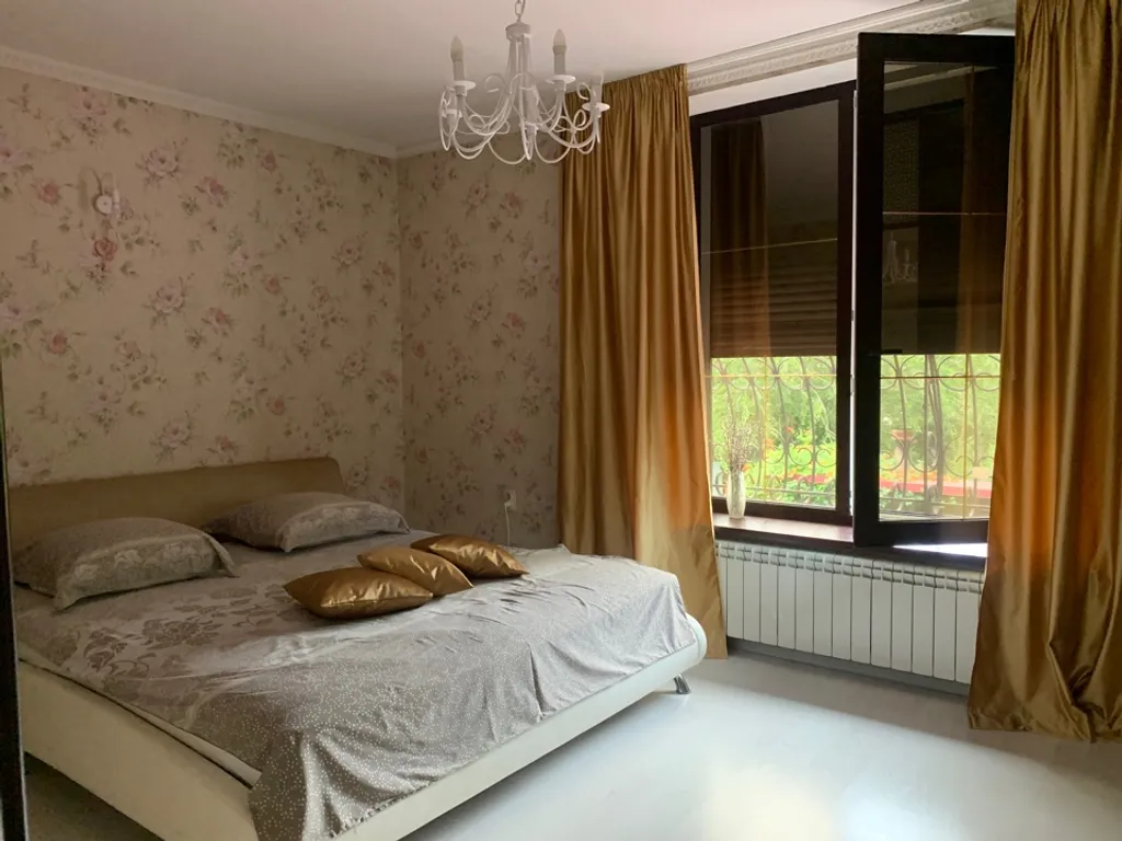 Уютный дом в городе